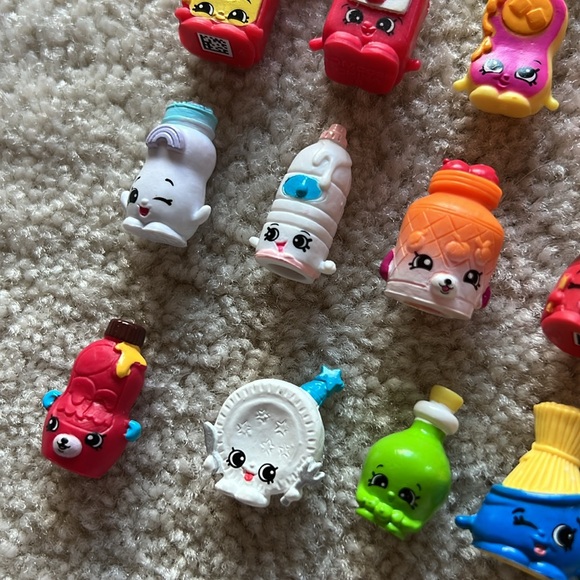 Shopkins Collectible Figurines, Set of 20 / Kitchen and cooking Lot - Picture 3 of 6